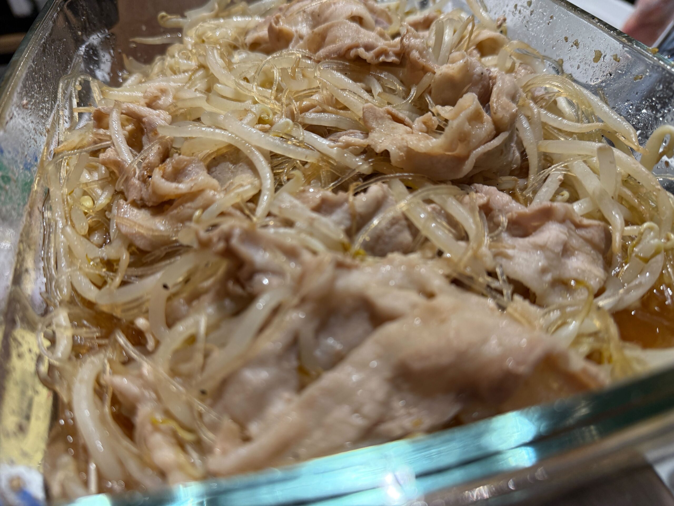 【レシピ紹介】レンジで完結！スタミナ豚もやし春雨